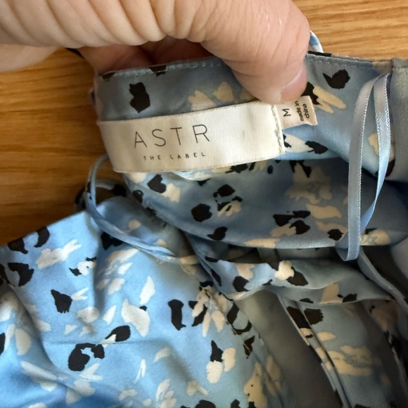 ASTR Sandrine Midi Dress Size Medium || Blue Floral Halter Dress